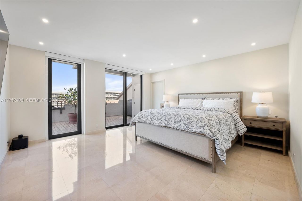 251 Crandon Blvd, Unit 806, Key Biscayne, FL 33149 Photo