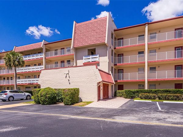 1040 Country Club Dr, Unit 306, Margate, FL 33063