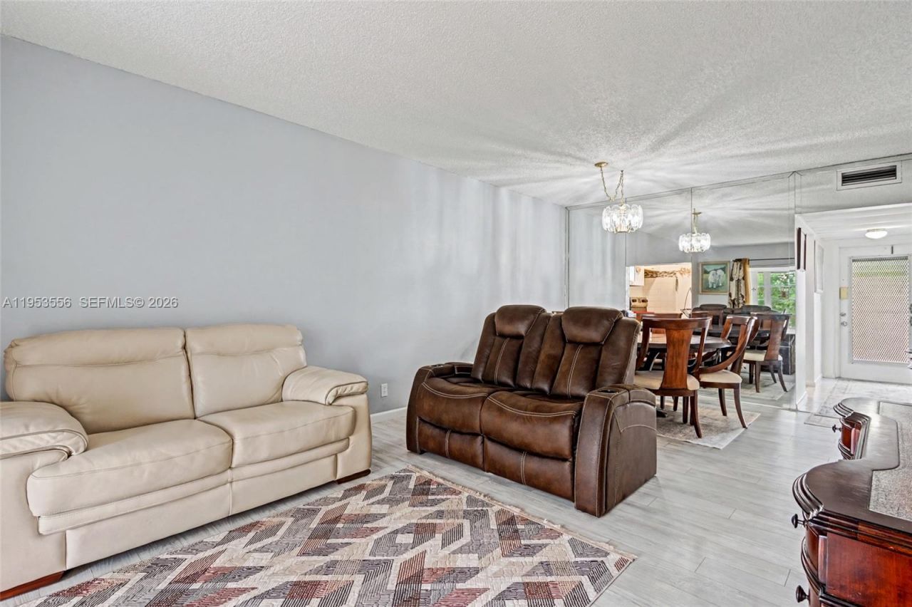 1040 Country Club Dr , Unit 306, Margate, FL 33063 Photo