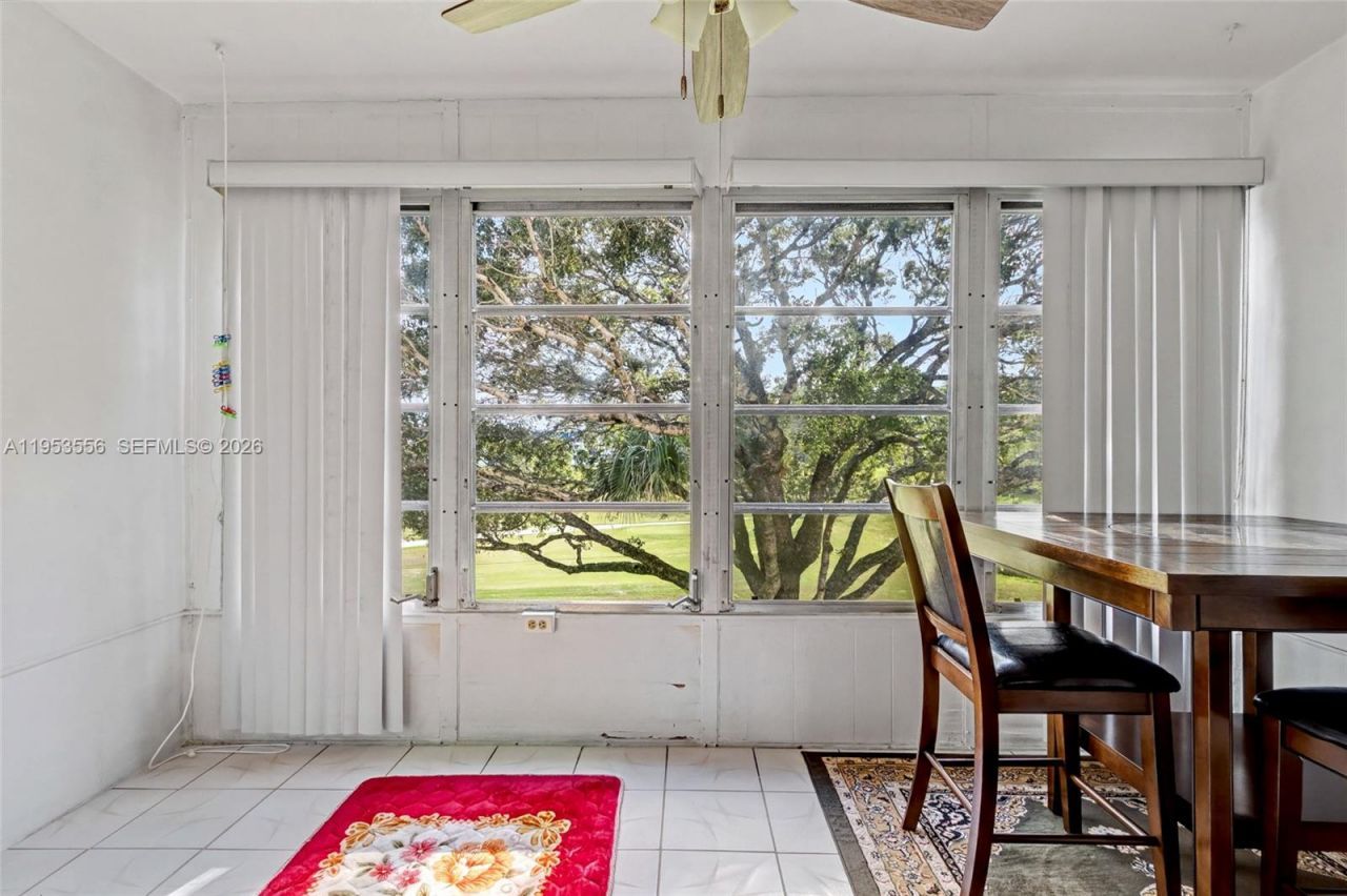 1040 Country Club Dr , Unit 306, Margate, FL 33063 Photo