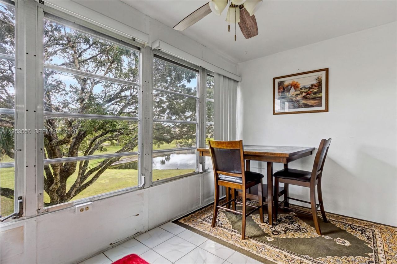 1040 Country Club Dr , Unit 306, Margate, FL 33063 Photo