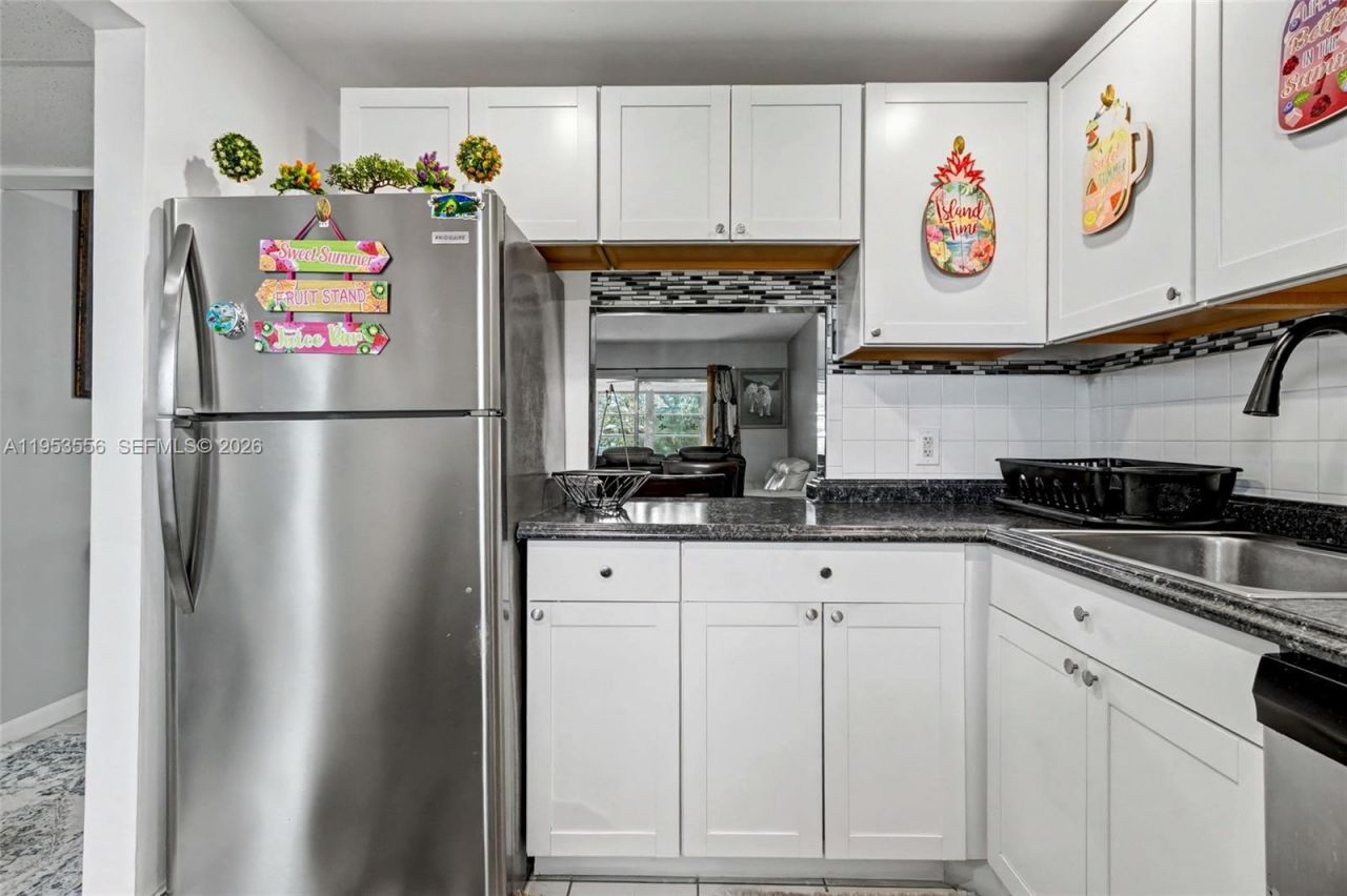 1040 Country Club Dr , Unit 306, Margate, FL 33063 Photo