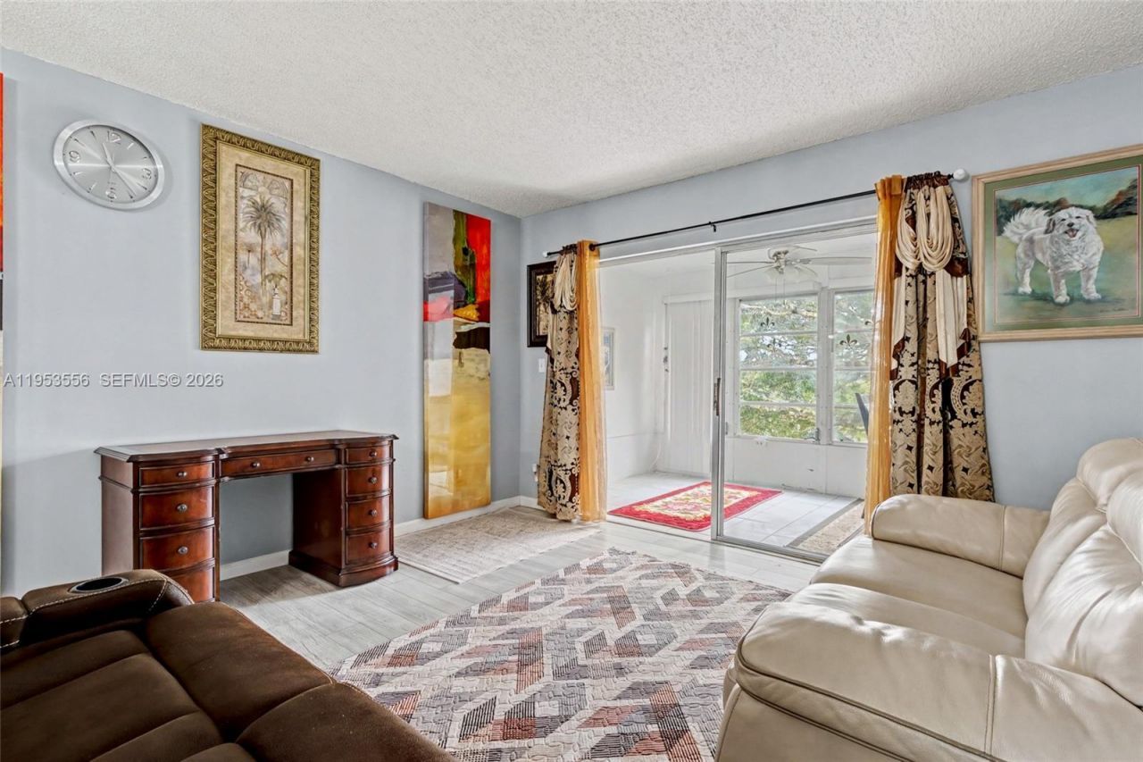 1040 Country Club Dr , Unit 306, Margate, FL 33063 Photo