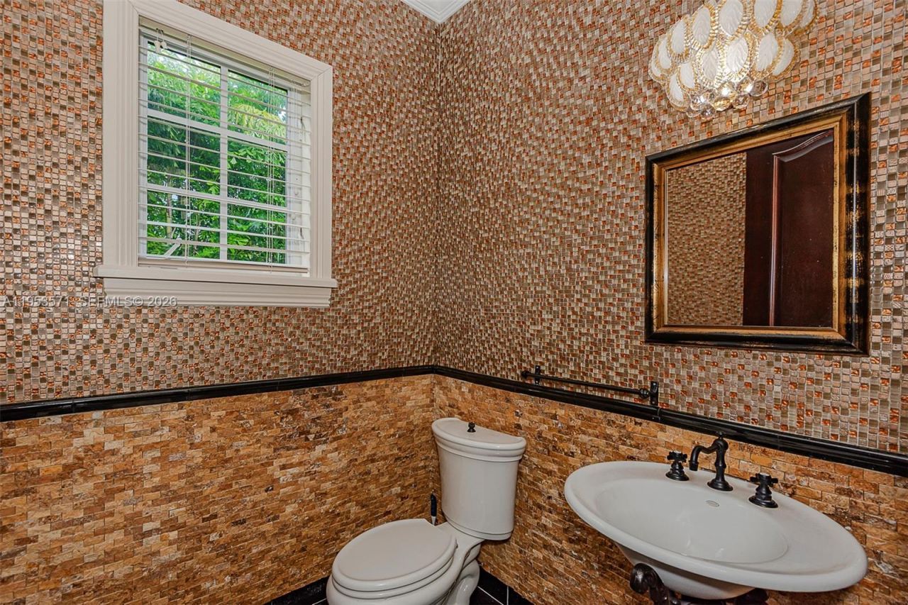 674 Ocean Blvd, Golden Beach, FL 33160 Photo