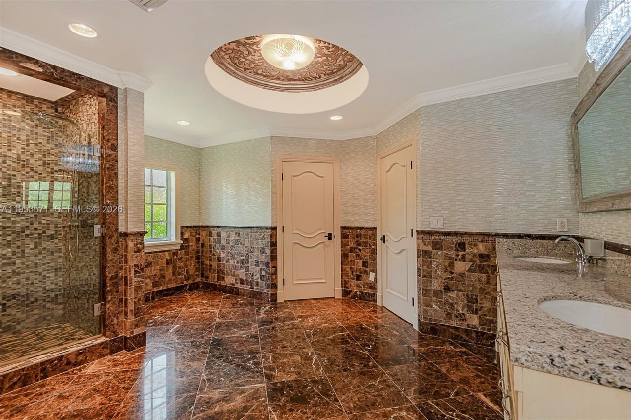 674 Ocean Blvd, Golden Beach, FL 33160 Photo