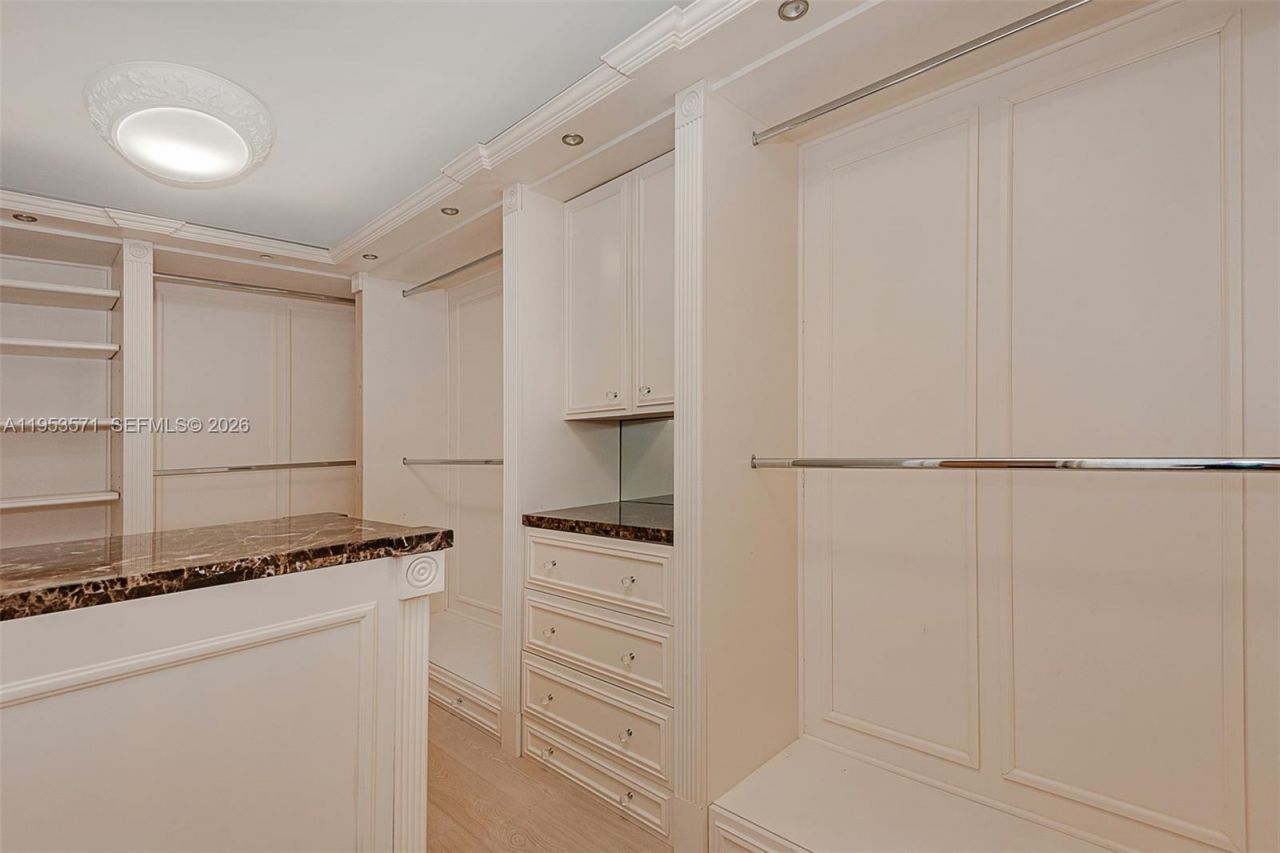 674 Ocean Blvd, Golden Beach, FL 33160 Photo