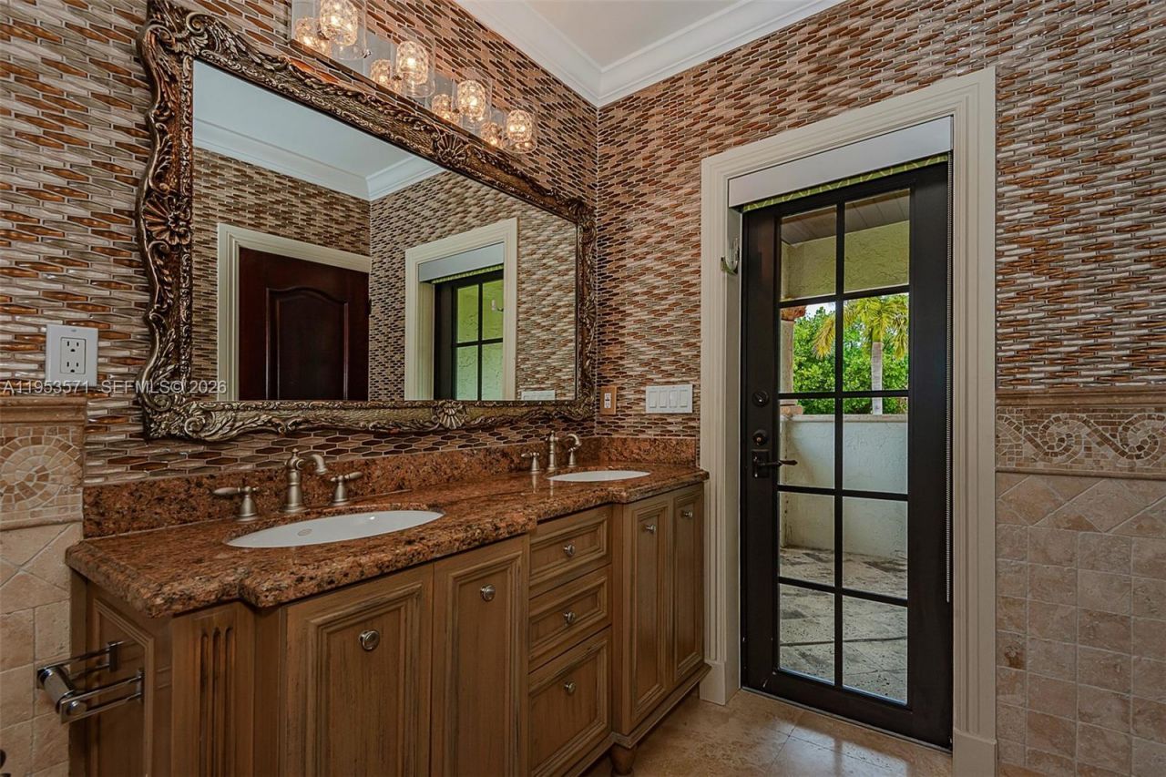 674 Ocean Blvd, Golden Beach, FL 33160 Photo