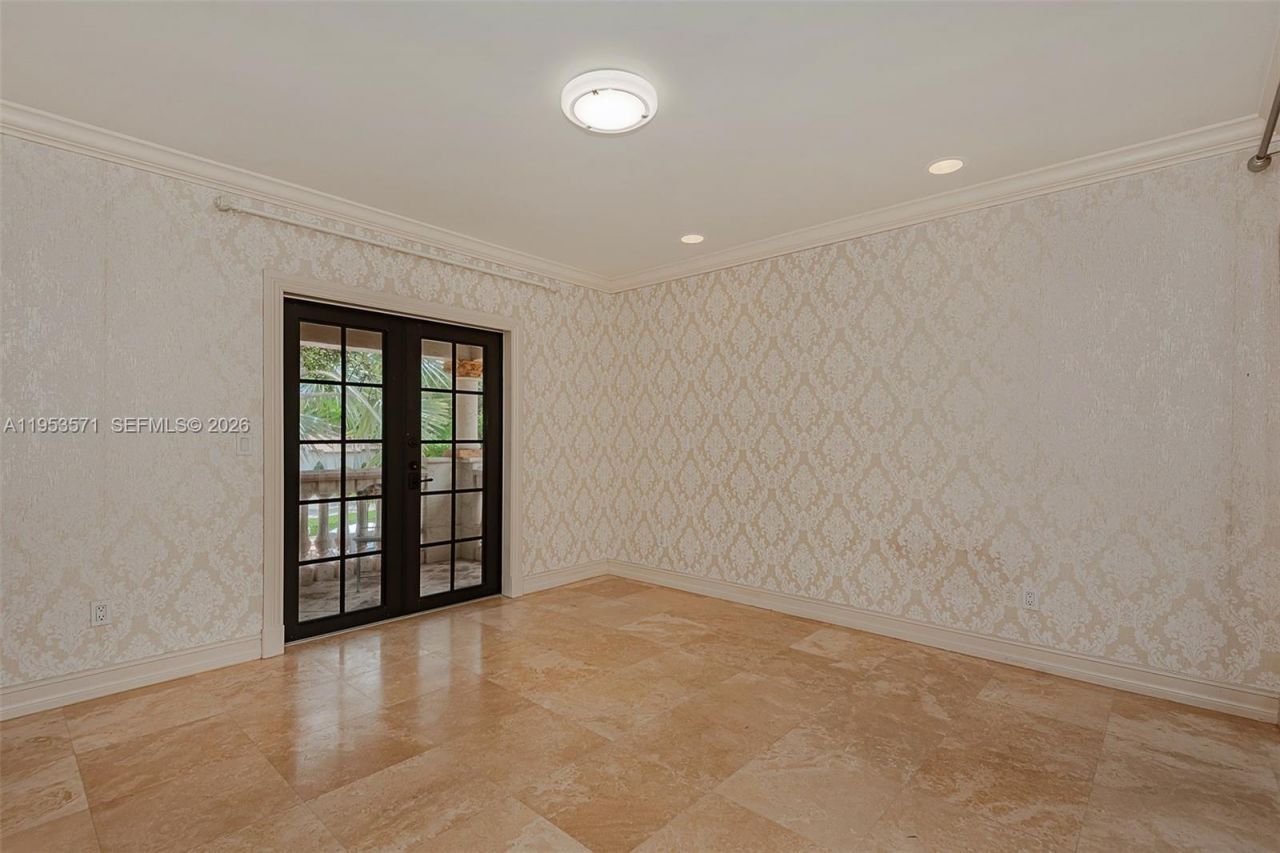 674 Ocean Blvd, Golden Beach, FL 33160 Photo