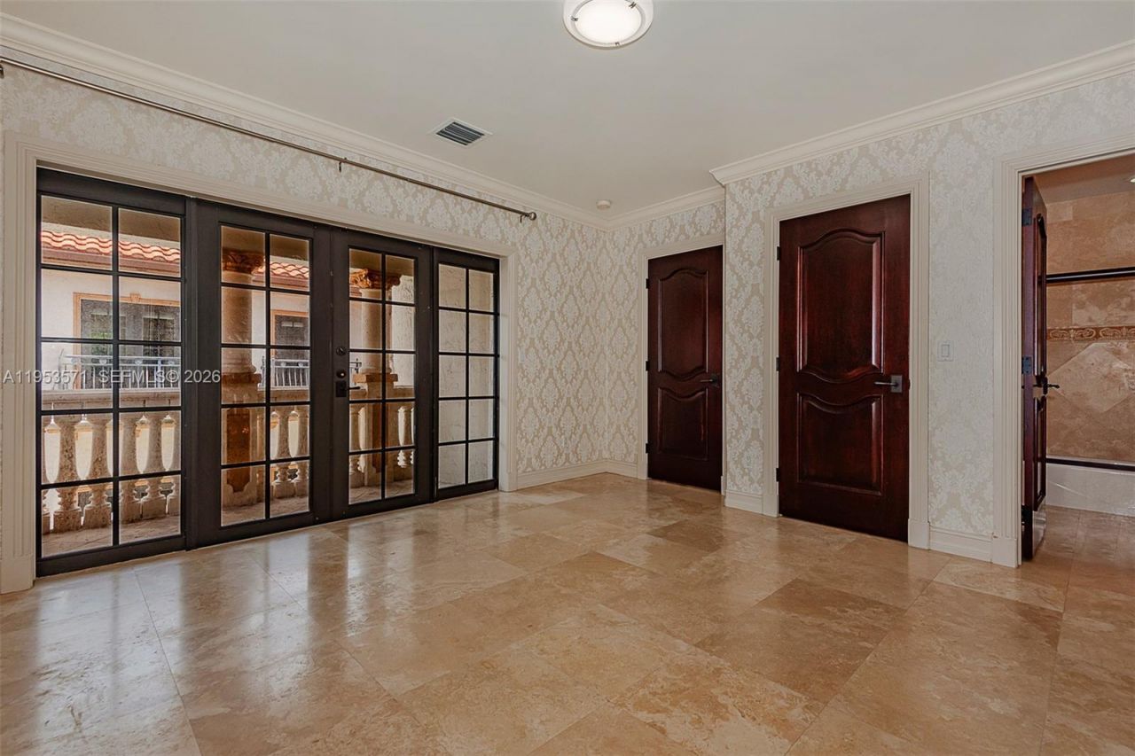 674 Ocean Blvd, Golden Beach, FL 33160 Photo