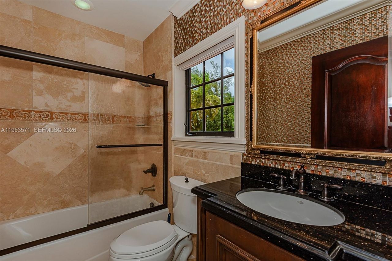 674 Ocean Blvd, Golden Beach, FL 33160 Photo