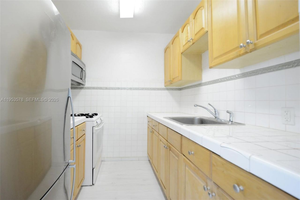 344 Meridian Ave , Unit 2B, Miami Beach, FL 33139 Photo