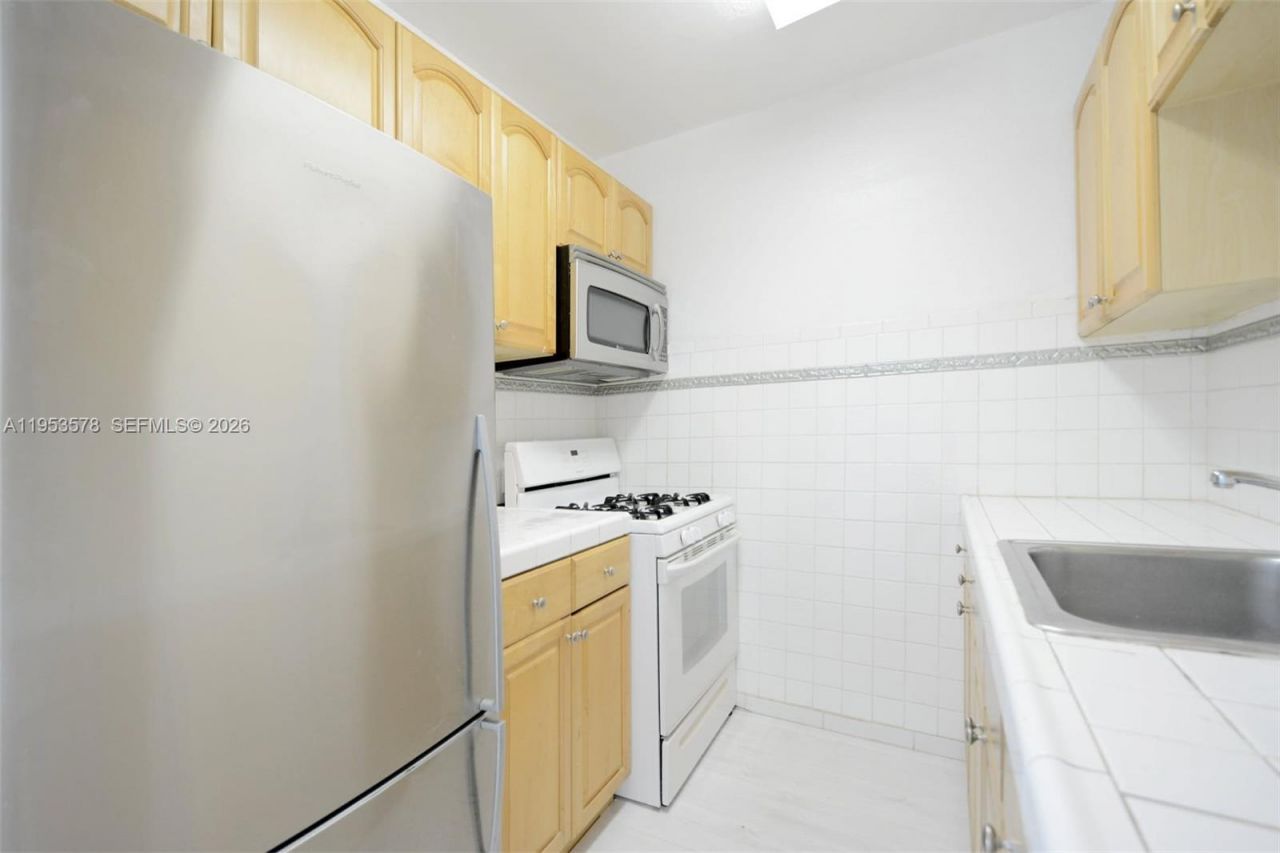 344 Meridian Ave , Unit 2B, Miami Beach, FL 33139 Photo