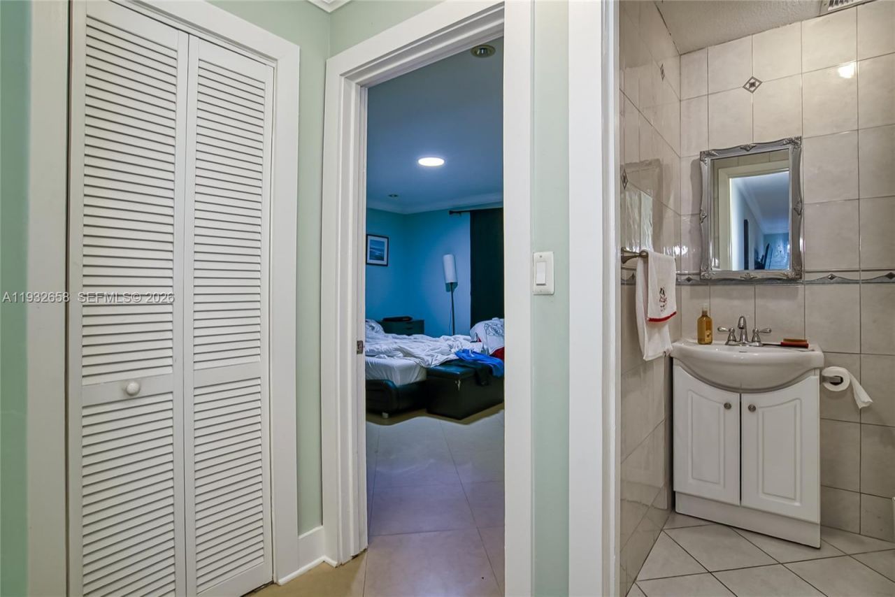 1457 Atlantic Shores Blvd , Hallandale Beach, FL 33009 Photo