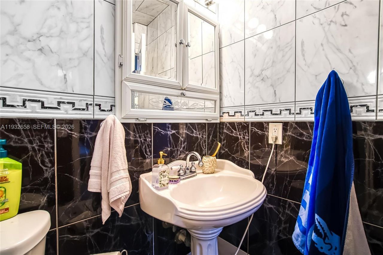 1457 Atlantic Shores Blvd , Hallandale Beach, FL 33009 Photo