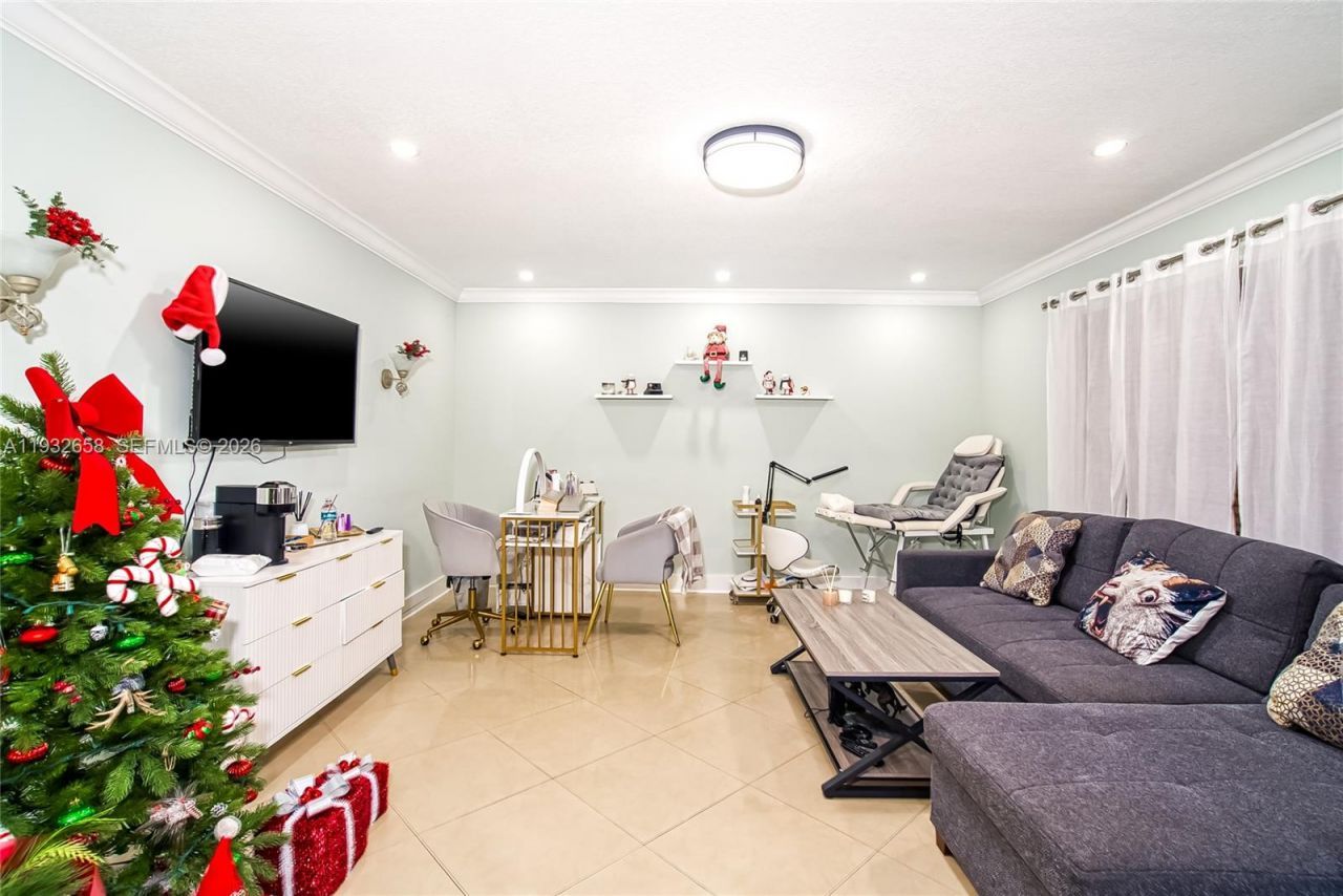 1457 Atlantic Shores Blvd , Hallandale Beach, FL 33009 Photo