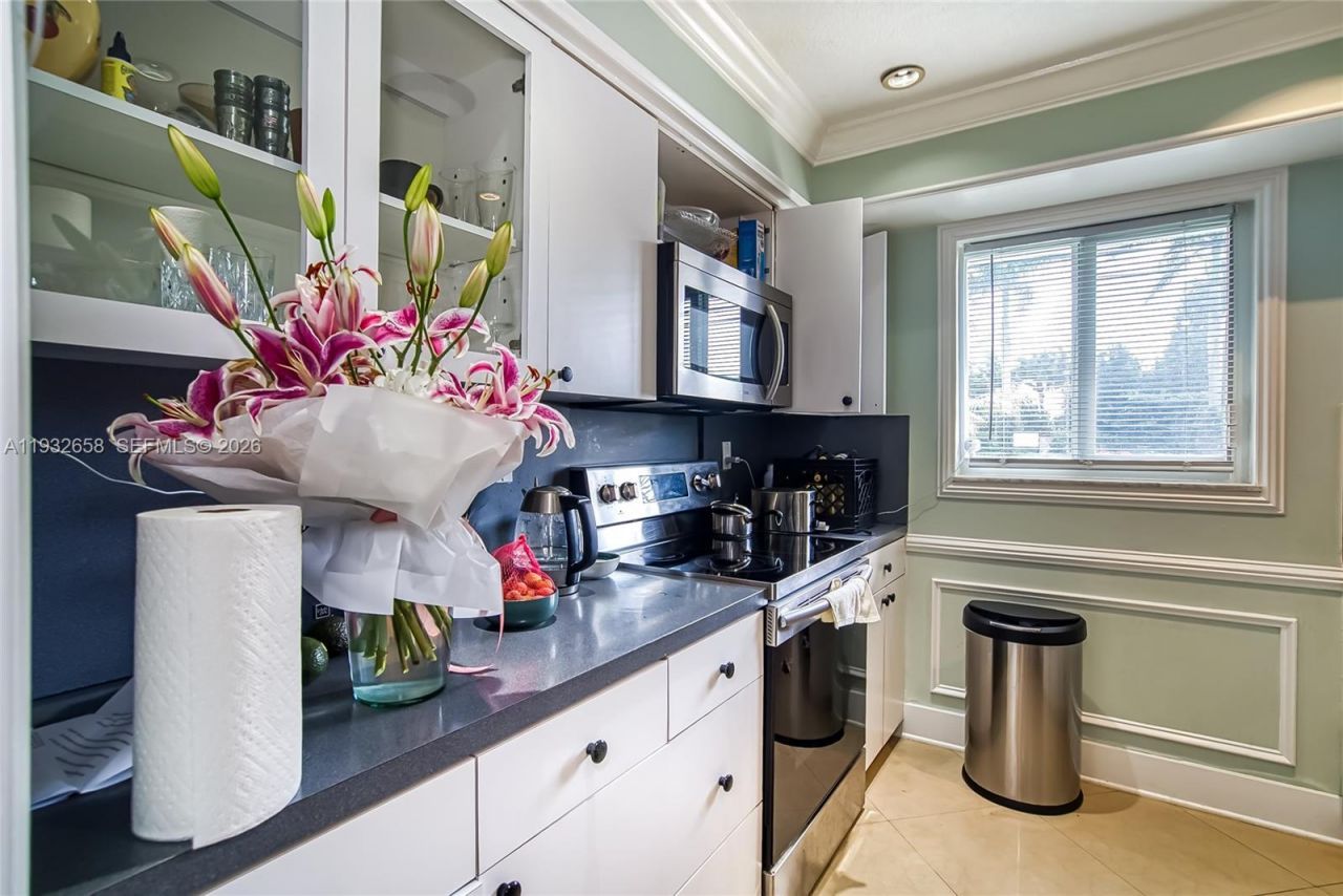 1457 Atlantic Shores Blvd , Hallandale Beach, FL 33009 Photo