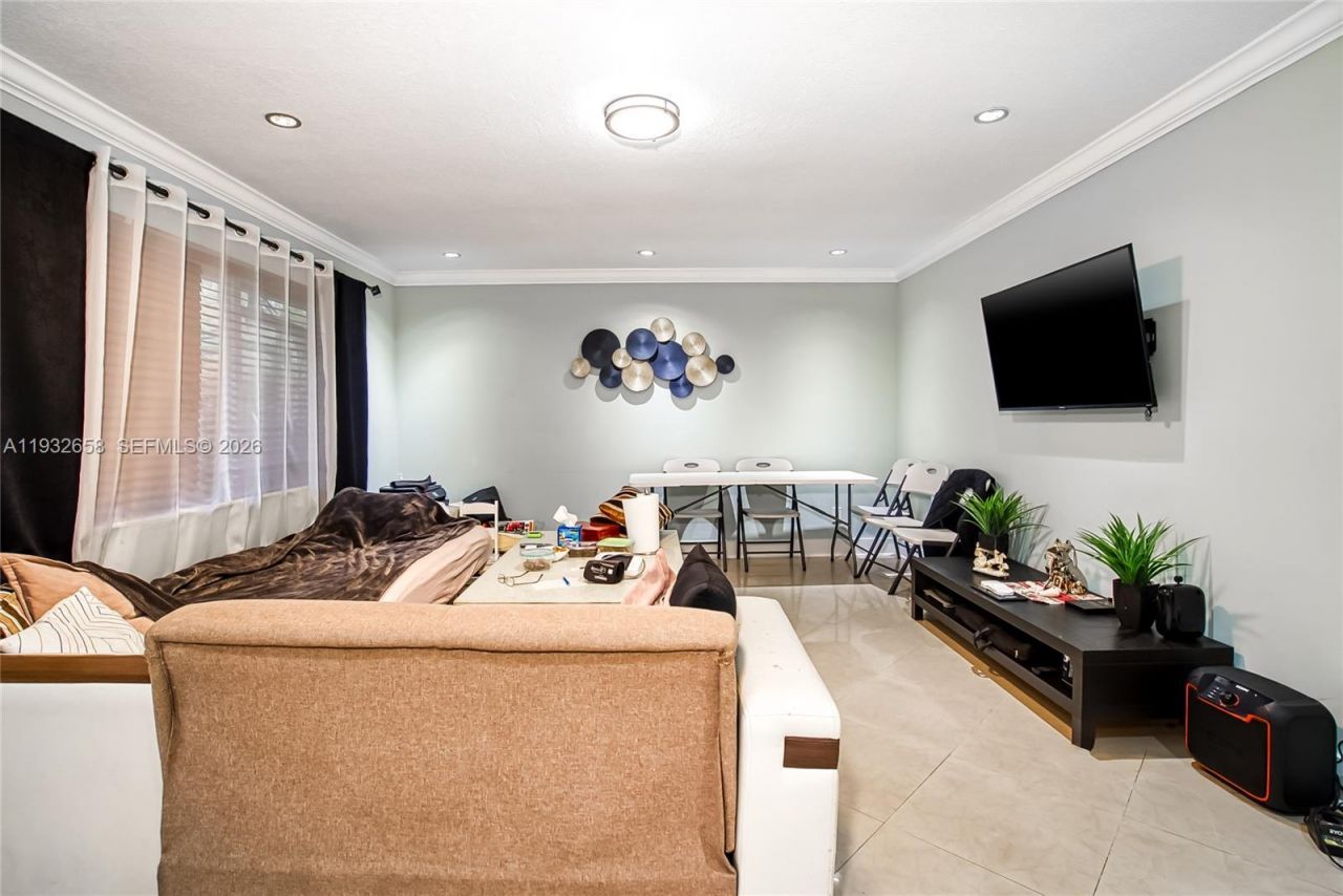 1457 Atlantic Shores Blvd , Hallandale Beach, FL 33009 Photo