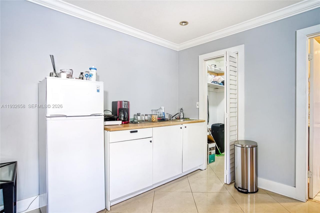 1457 Atlantic Shores Blvd , Hallandale Beach, FL 33009 Photo