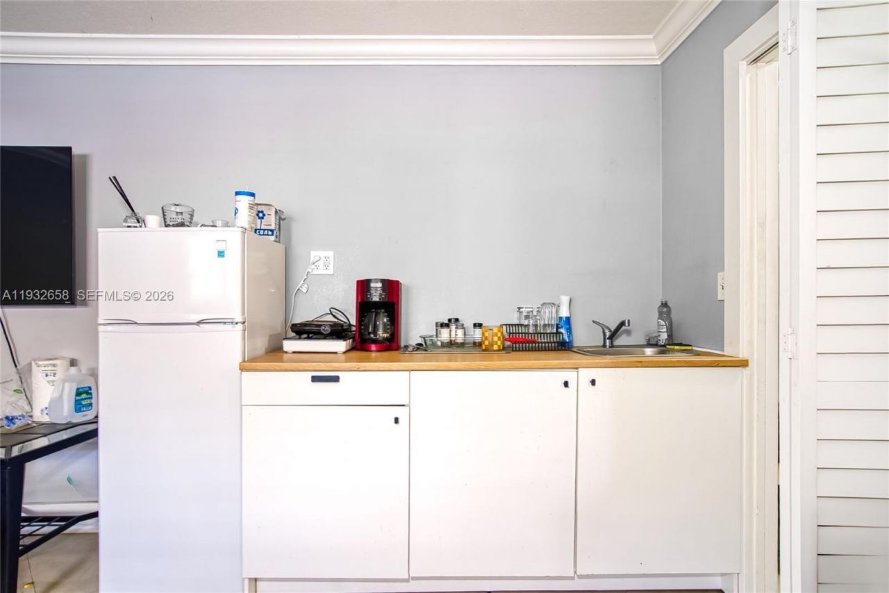 1457 Atlantic Shores Blvd , Hallandale Beach, FL 33009 Photo