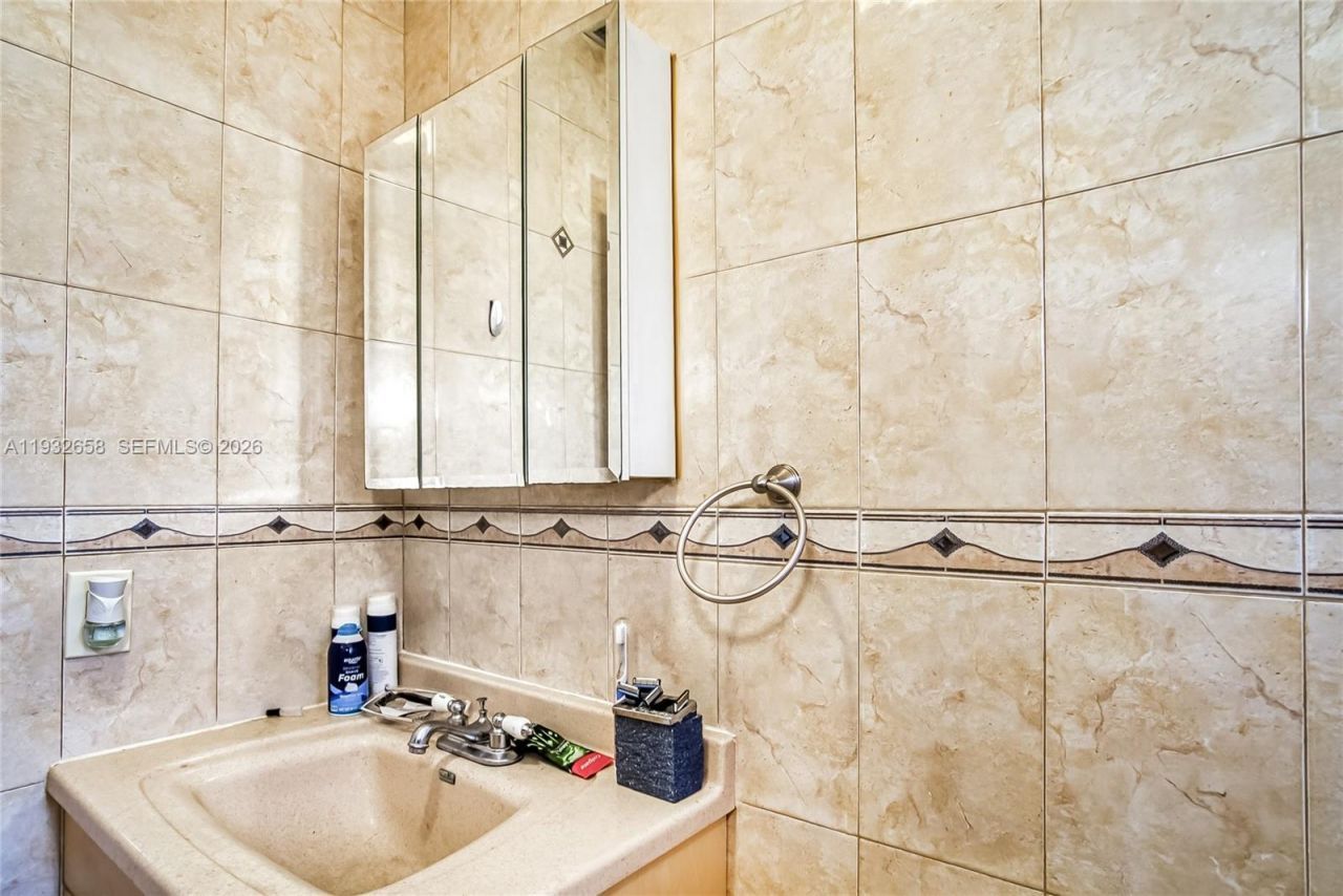 1457 Atlantic Shores Blvd , Hallandale Beach, FL 33009 Photo