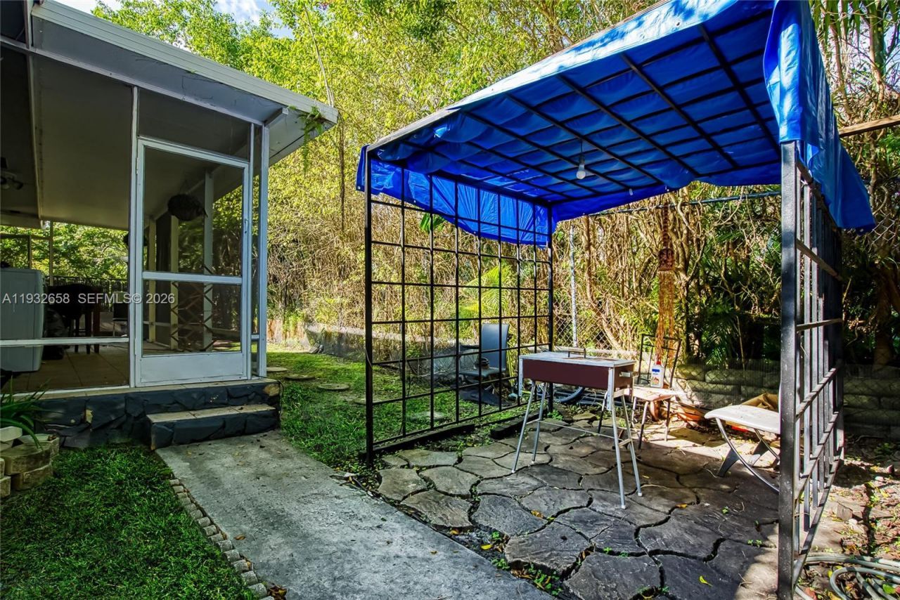 1457 Atlantic Shores Blvd , Hallandale Beach, FL 33009 Photo