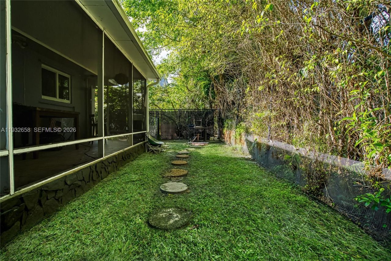 1457 Atlantic Shores Blvd , Hallandale Beach, FL 33009 Photo