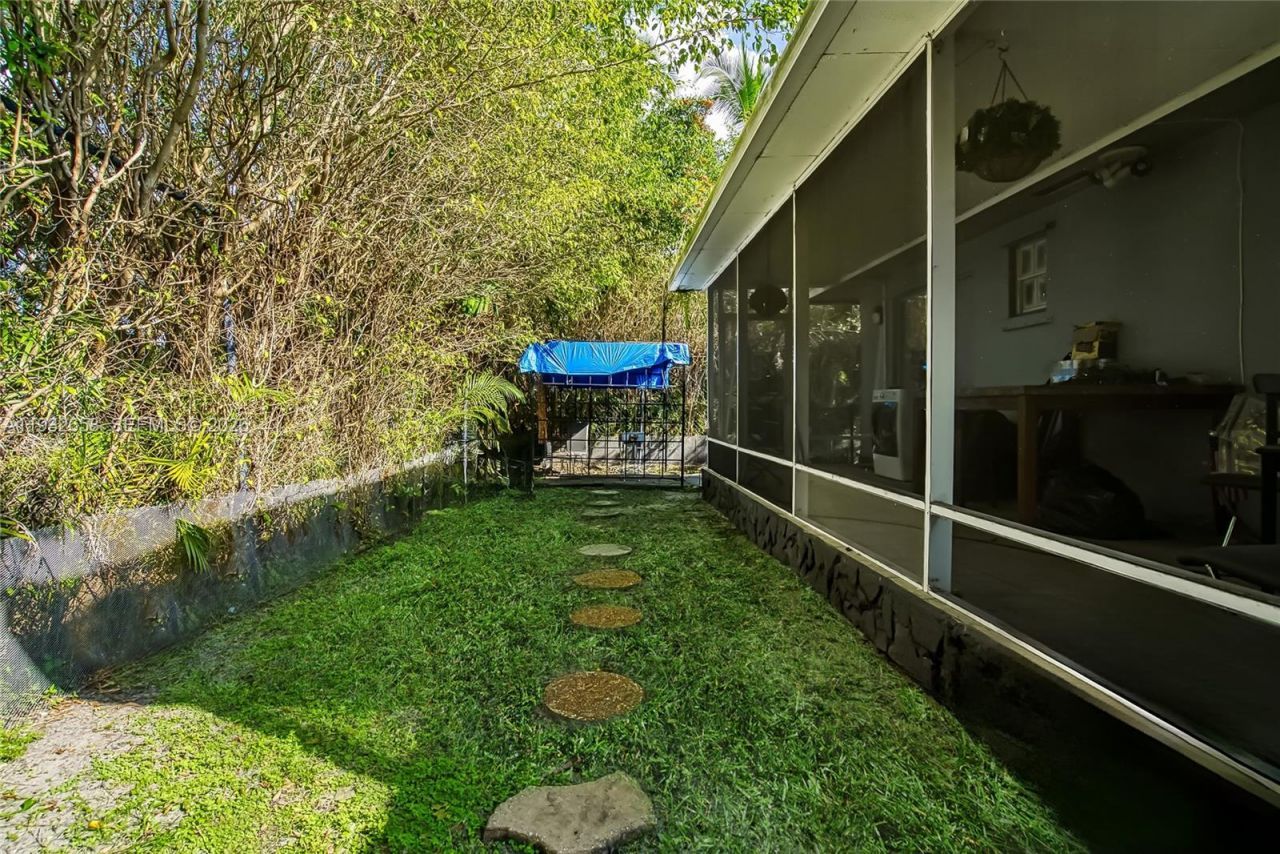 1457 Atlantic Shores Blvd , Hallandale Beach, FL 33009 Photo