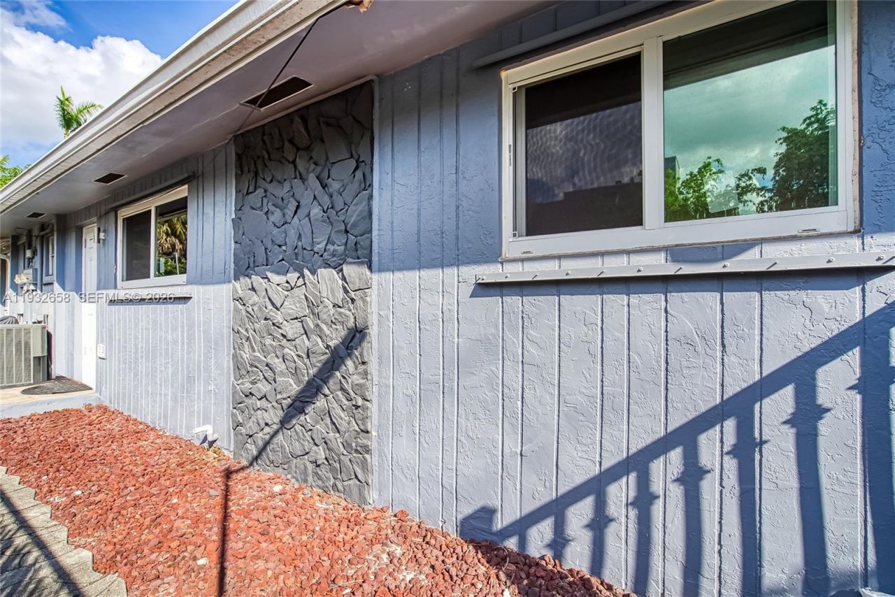 1457 Atlantic Shores Blvd , Hallandale Beach, FL 33009 Photo