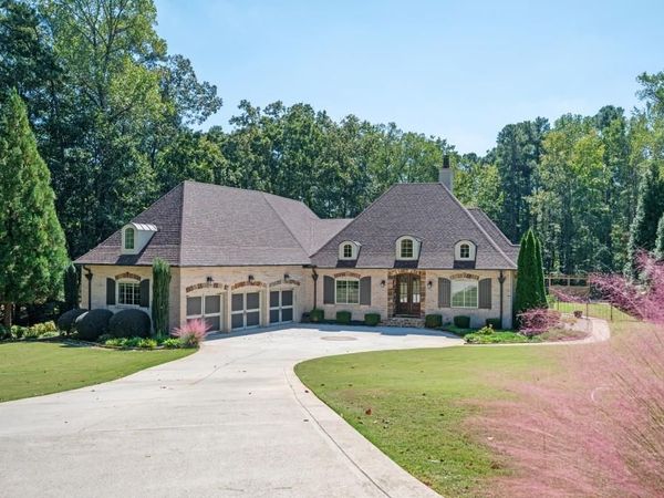 902 Lenora Drive NW, Kennesaw, GA 30152