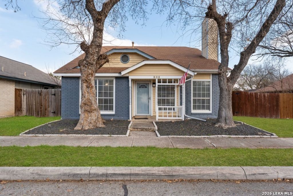 805 Garden Meadow Dr, Universal City, TX 78148 Main Photo