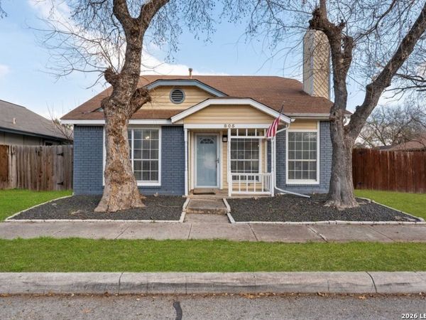 805 Garden Meadow Dr, Universal City, TX 78148