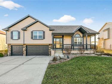 1004 SE Beatty Court, Blue Springs, MO 64014