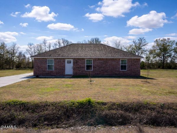 1150 Madeline Heights, Breaux Bridge, LA 70517