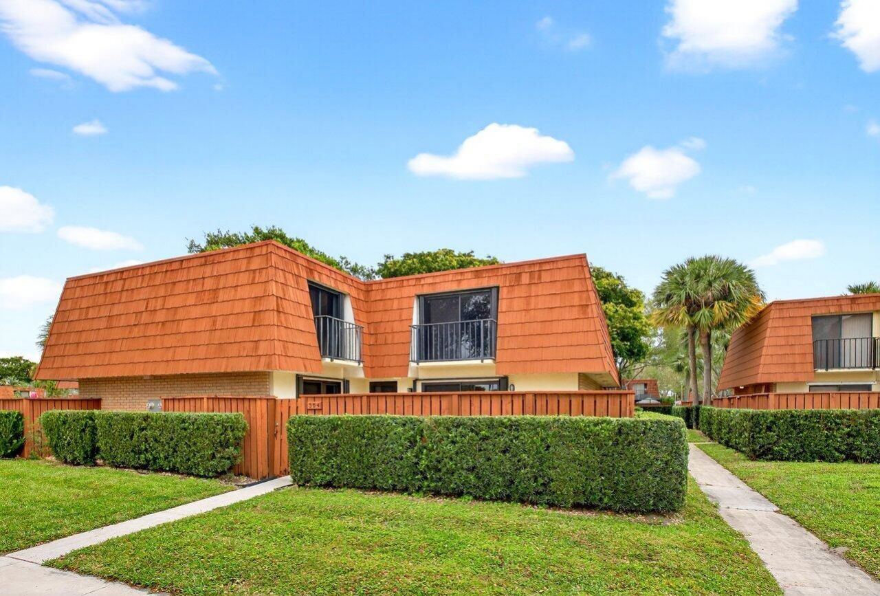 304 Live Oak Lane, Boynton Beach, FL 33436 Photo