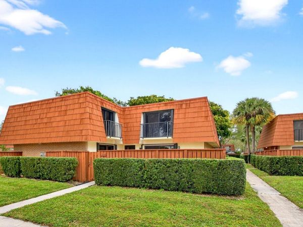 304 Live Oak Lane, Boynton Beach, FL 33436