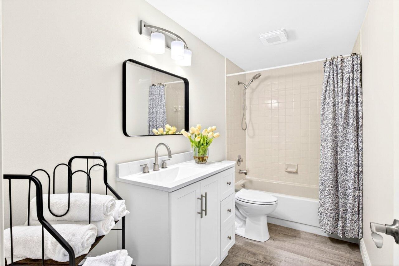 304 Live Oak Lane, Boynton Beach, FL 33436 Photo