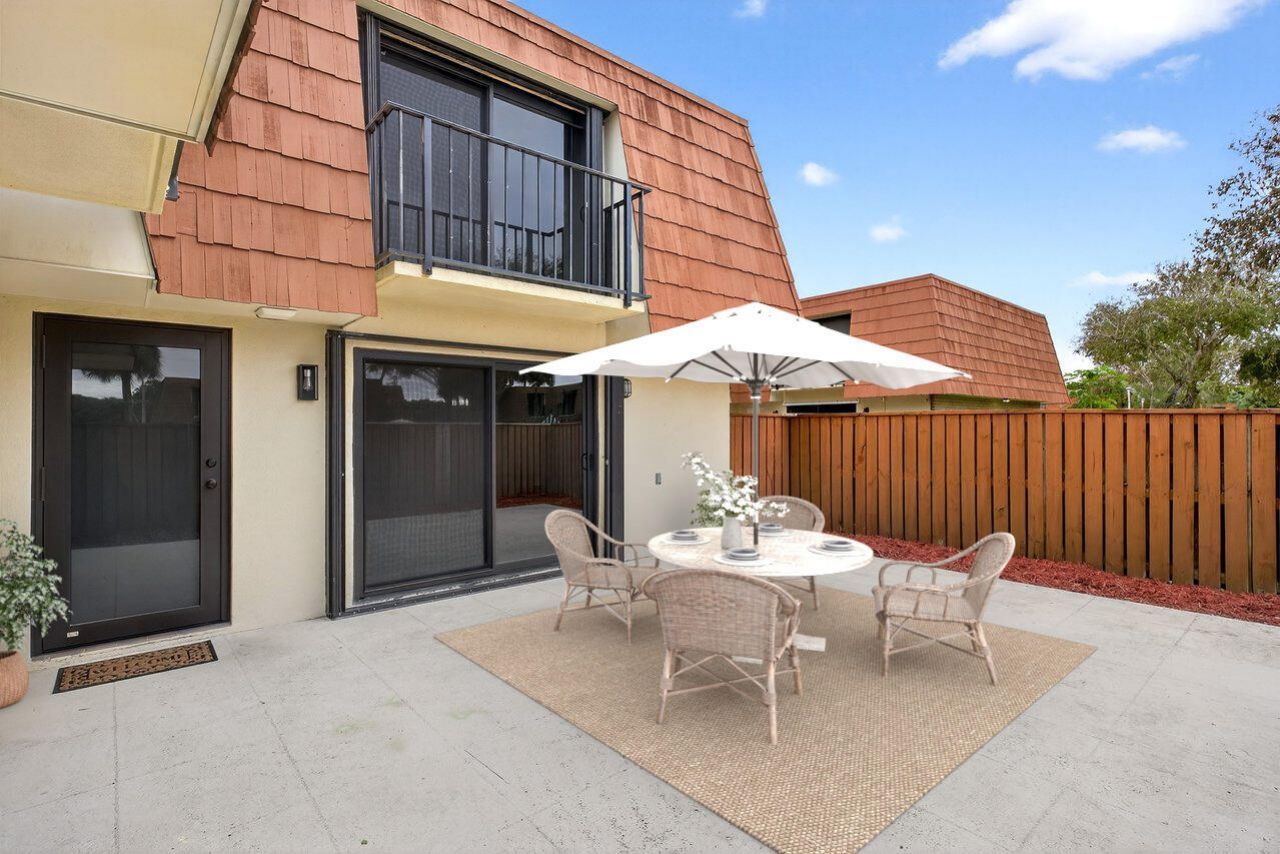 304 Live Oak Lane, Boynton Beach, FL 33436 Photo