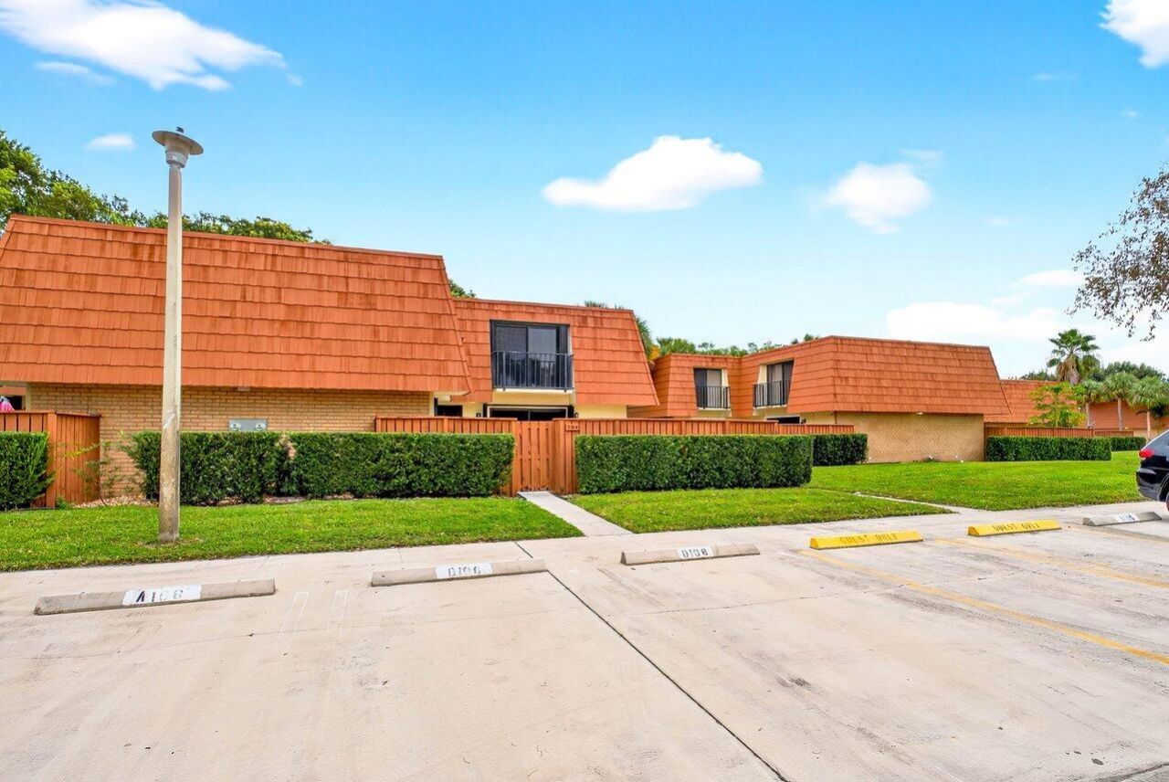 304 Live Oak Lane, Boynton Beach, FL 33436 Photo
