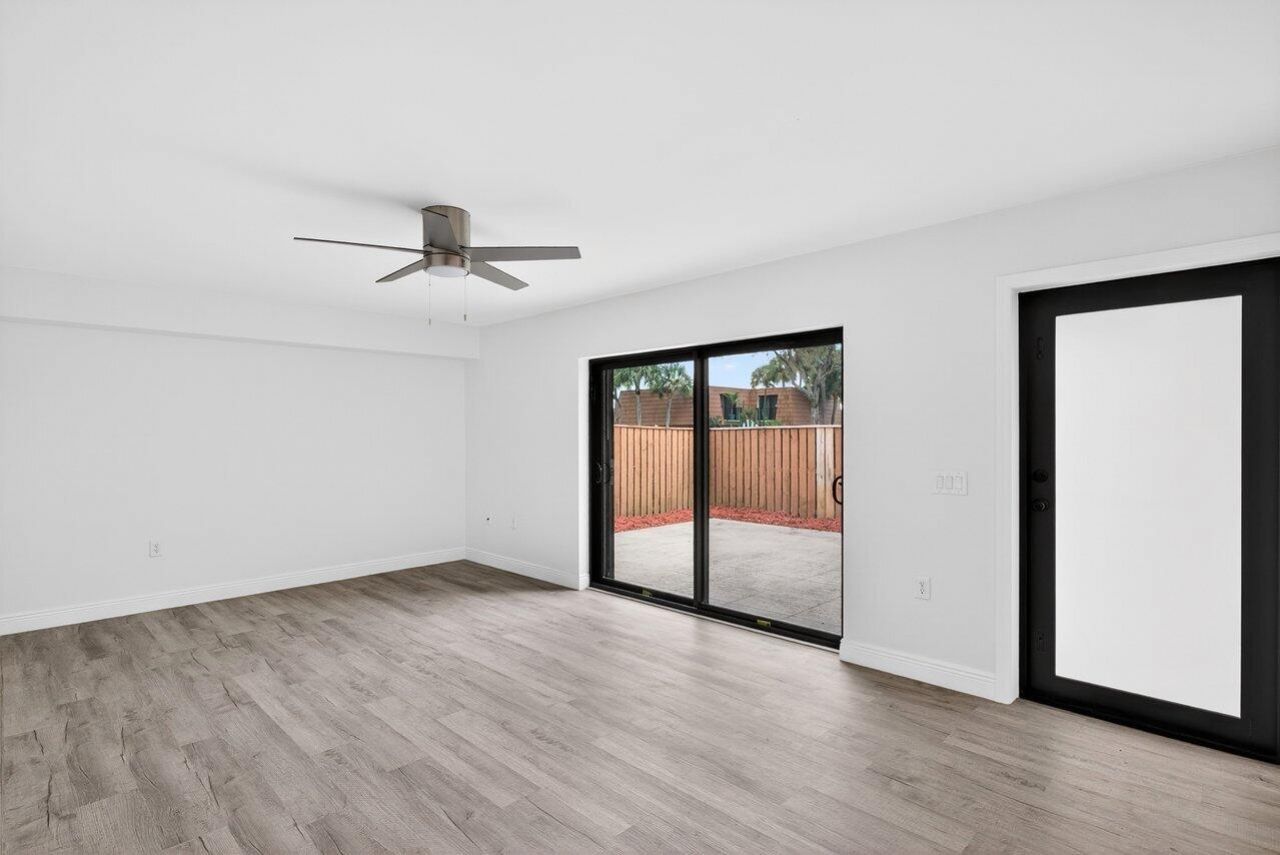 304 Live Oak Lane, Boynton Beach, FL 33436 Photo