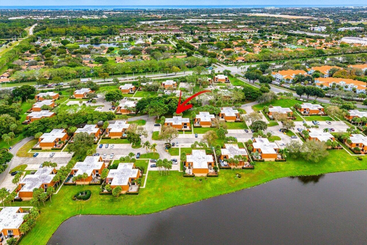 304 Live Oak Lane, Boynton Beach, FL 33436 Photo