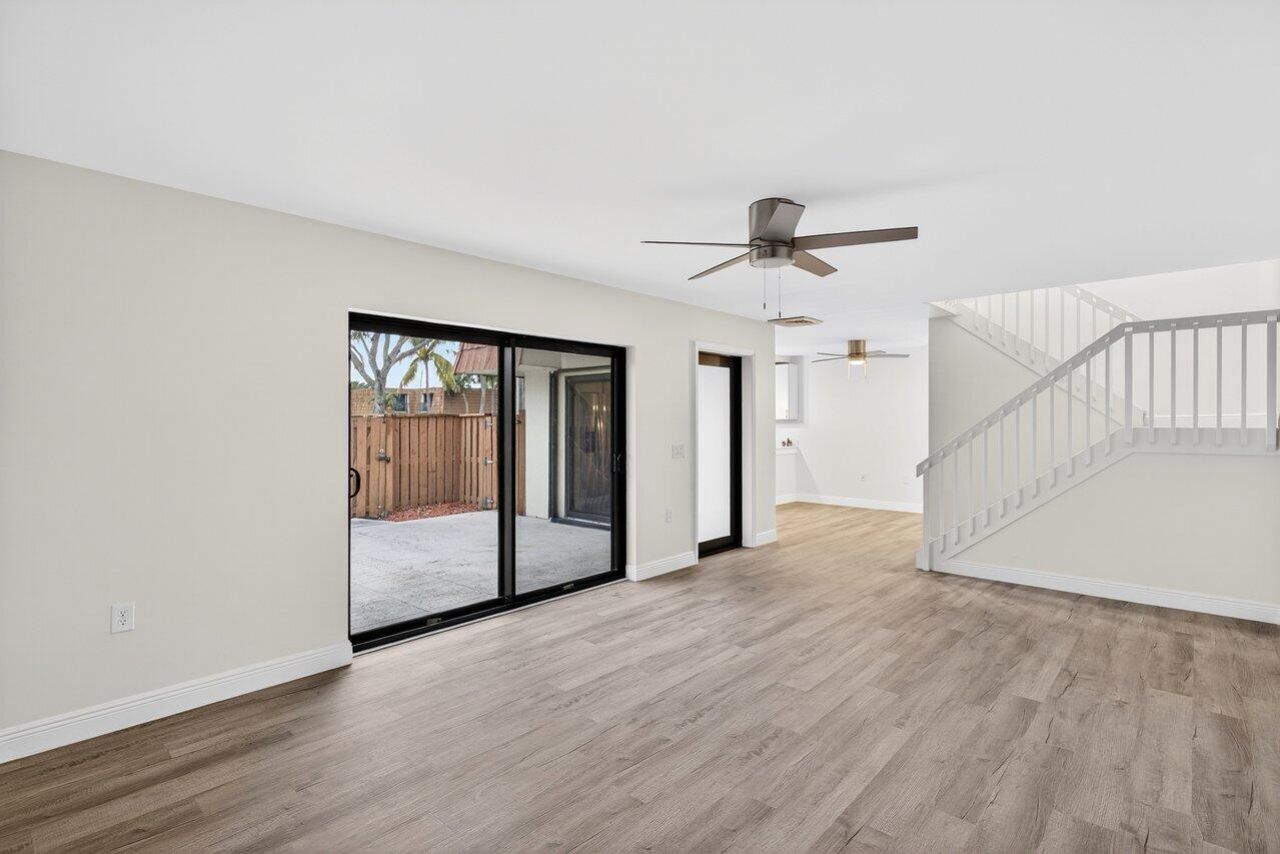 304 Live Oak Lane, Boynton Beach, FL 33436 Photo