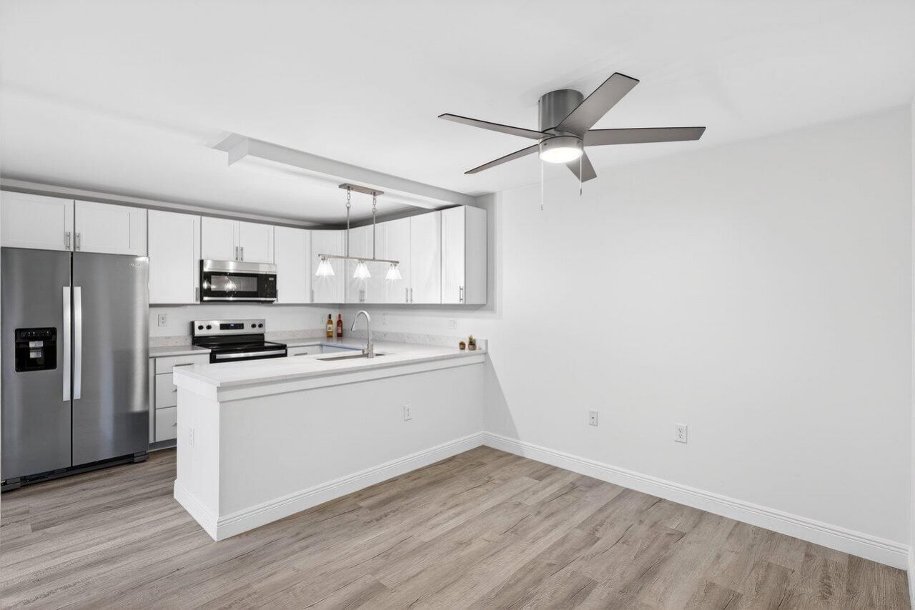 304 Live Oak Lane, Boynton Beach, FL 33436 Photo