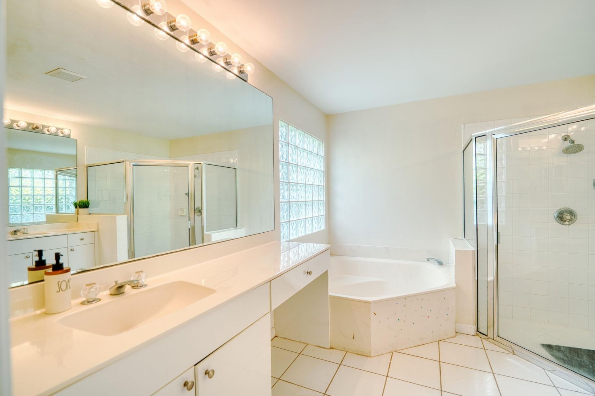 2824 Waters Edge Circle, Greenacres, FL 33413 Photo