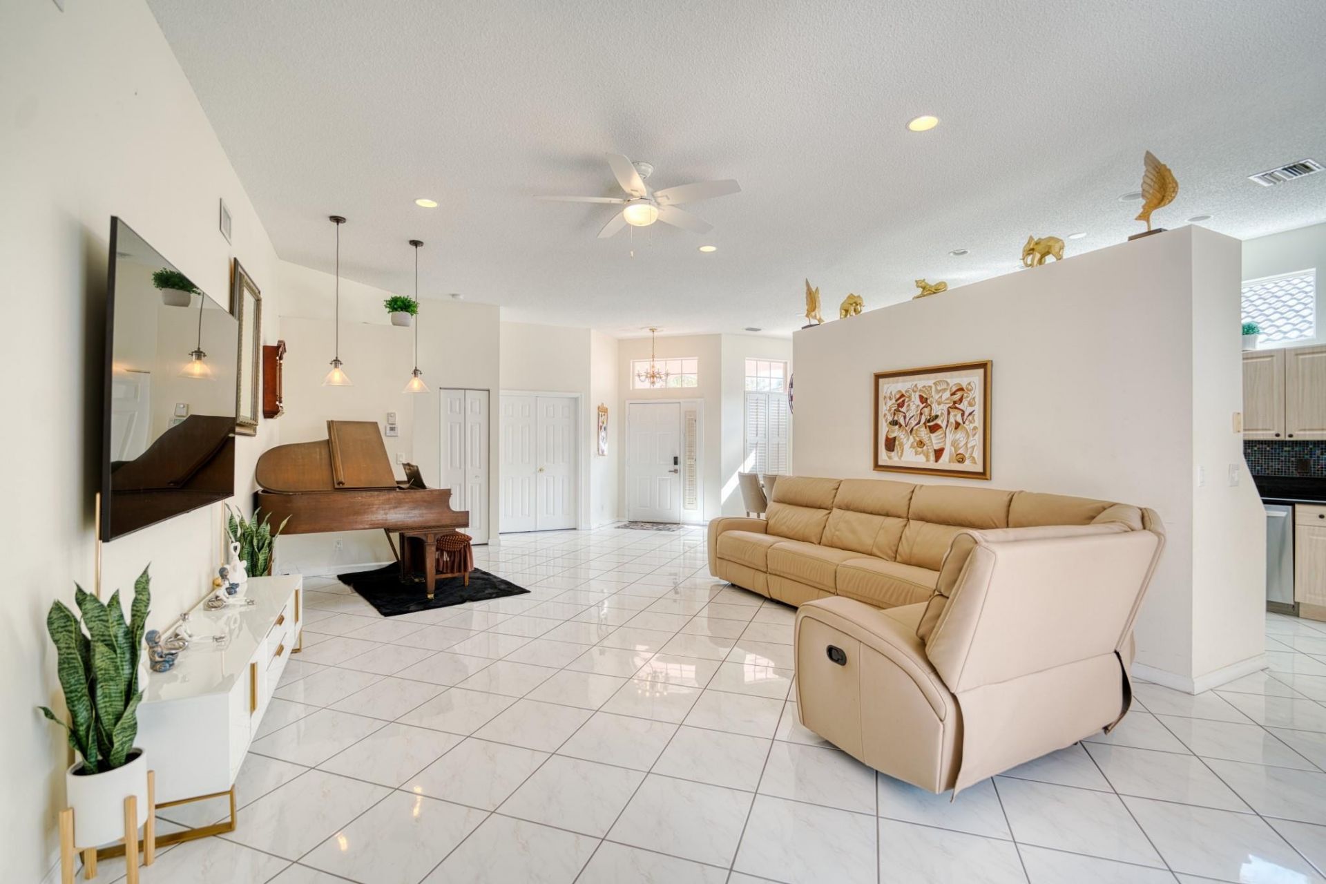 2824 Waters Edge Circle, Greenacres, FL 33413 Photo