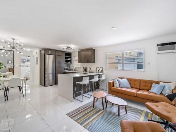 710 11th St, Unit 8, Miami Beach, FL 33139