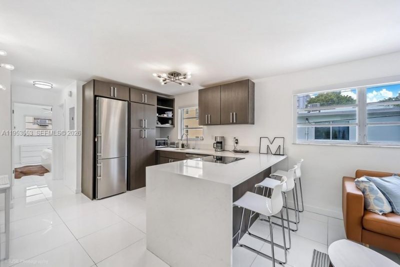 710 11th St, Unit 8, Miami Beach, FL 33139 Photo
