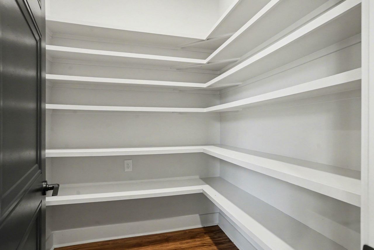 208 Green Lake Dr. Photo 13