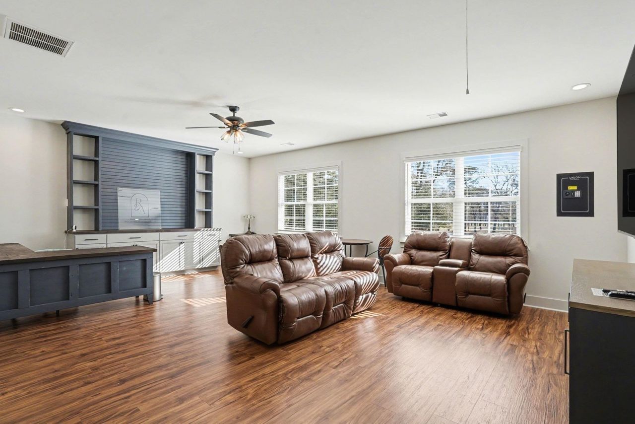 208 Green Lake Dr. Photo 25