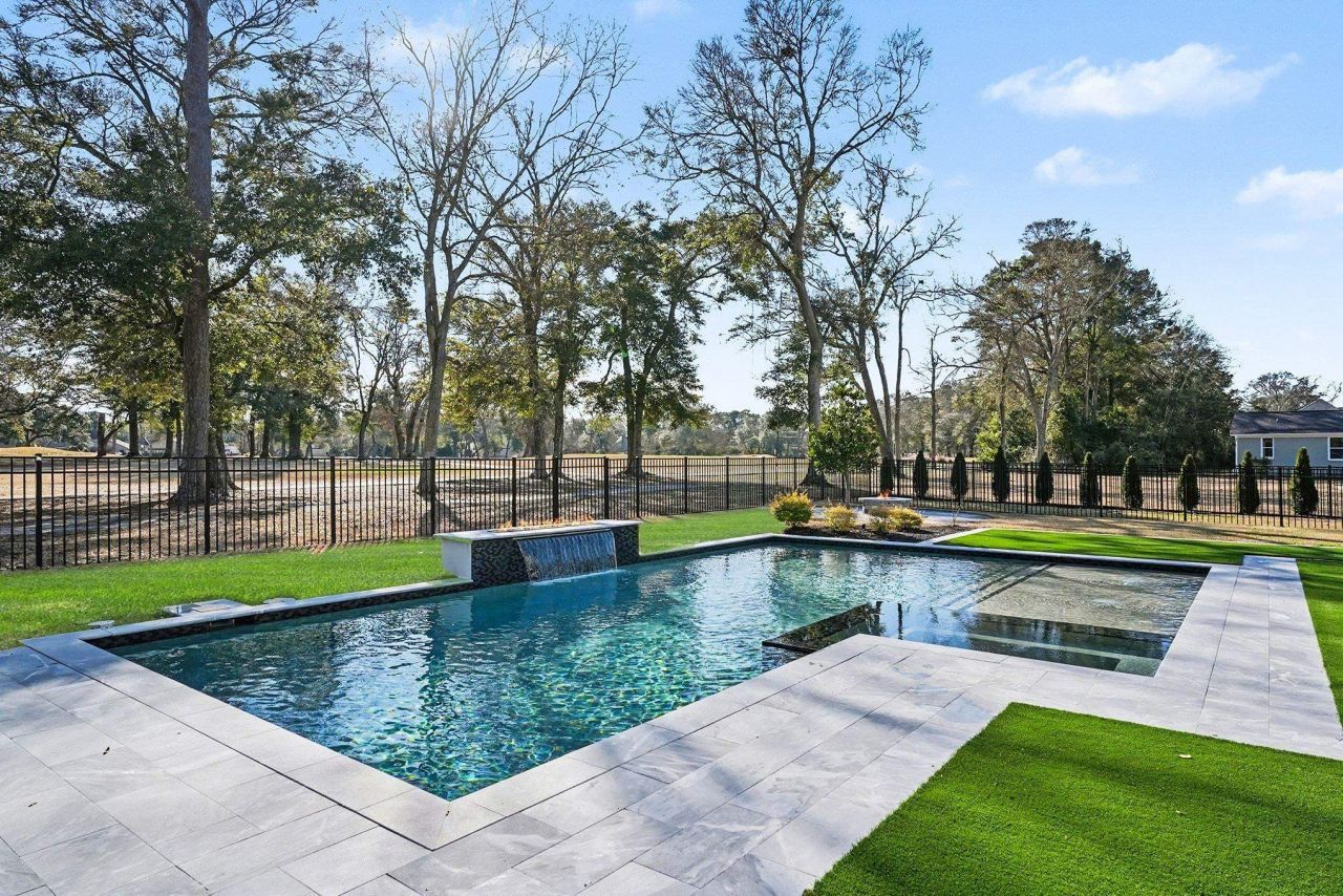 208 Green Lake Dr. Photo 34