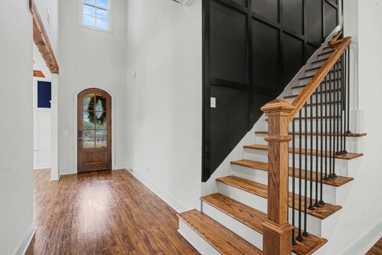 208 Green Lake Dr. Photo 5